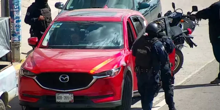 Policía Estatal asegura vehículo robado en Santa Rosa Panzacola