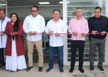 Nancy Benítez cumple con las familias xoxeñas y reabre Unidad de Salud 6