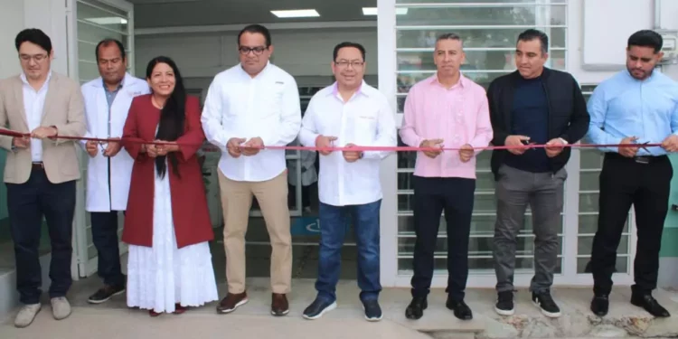 Nancy Benítez cumple con las familias xoxeñas y reabre Unidad de Salud 6