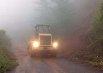 Cabien retira derrumbes en la Sierra de Juárez y la Costa