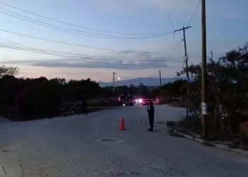 Continúa el río de sangre en Miahuatlán: asesinan a un hombre en la colonia 20 de Noviembre