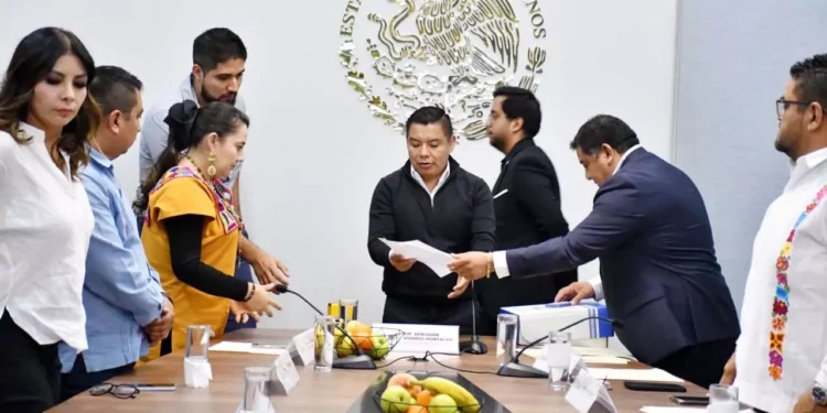 Recibe el Congreso de Oaxaca el Paquete Económico 2026