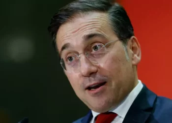 Polémica entre España y México: Madrid exige dimisión de ministro Albares por disculpas a pueblos originarios