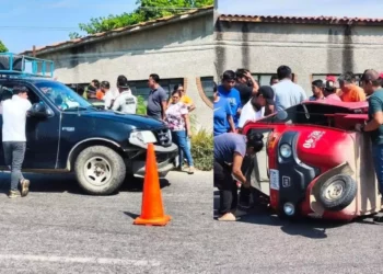 Mototaxi volcó tras ser impactado por camioneta en Tehuantepec
