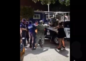 Cae con arma de fuego con la que se paseaba en un baile de Salina Cruz