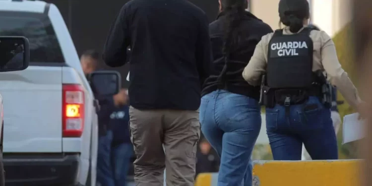 Se fuga uno de los escoltas de Carlos Manzo tras detención por asesinato del exalcalde de Uruapan