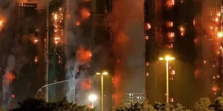 VIDEO | Incendio en Hong Kong: tragedia y preguntas abiertas por el uso de andamios de bambú