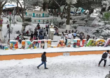 Foto: redes sociales // Juxtlahuaca a la espera de la primera nevada, se fantaseaba en redes sociales.
