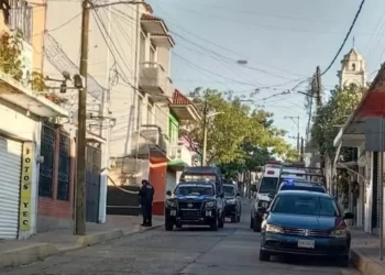 Asesinan a hombre frente al Bar ‘El Tecuan’ en Huajuapan; investigan móvil del crimen