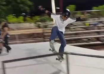 VIDEO | Joven oaxaqueño de 12 años va por la gloria en el Skatepark Fest 2025 en Chihuahua