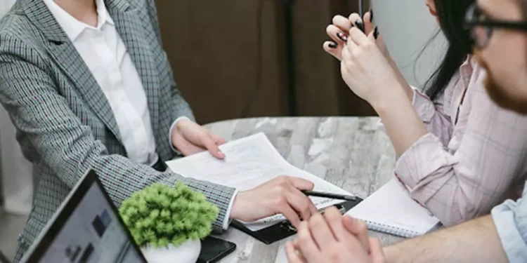 Por qué la residencia por matrimonio tarda más de lo esperado