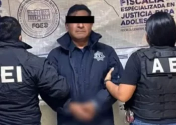 Comandante de policía de Oaxaca detenido por violar a adolescente: alarma en seguridad local