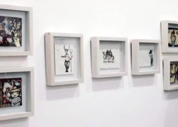 Blum dialoga con referentes diversos que van de la literatura y el arte gráfico a la música y el deporte.