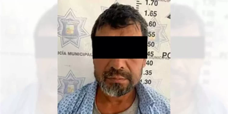 El sujeto fue detenido y trasladado a los separos preventivos del Cuartel Municipal.