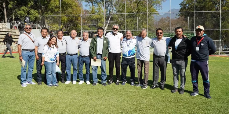 Fotos: Leobardo García Reyes // Exjugadores de Linces apadrinaron las actividades.