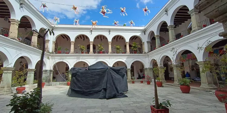 Foto: Lisbeth Mejía // El Palacio Municipal de Oaxaca de Juárez se encuentra en remodelación.