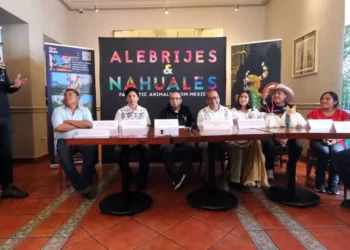 Foto: Adrián Gaytán // Este miércoles, en conferencia de prensa, el curador y las y los artesanos anunciaron la continuidad de la exposición.
