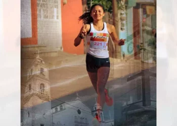 Daniela Urrutia gana la Carrera Guadalupana Petlalcingo 2025.