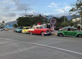 Se llevó a cabo la Rodada Navideña por las calles de la ciudad de Oaxaca.