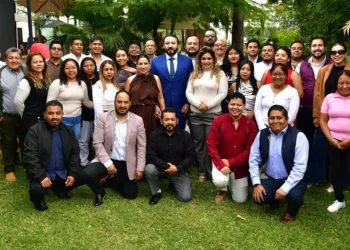 Foto: Rubén Morales // Integrantes del despacho jurídico Díaz Arias y Asociados durante la reunión de fin de año, en la que compartieron un desayuno y brindaron por un exitoso 2026.