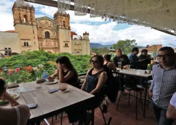 Foto: Adrián Gaytán // Las terrazas han roto la herencia arquitectónica de la Verde Antequera.