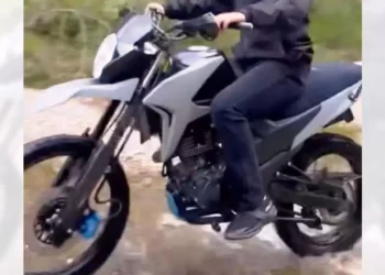 Roban motocicleta Itálika.
