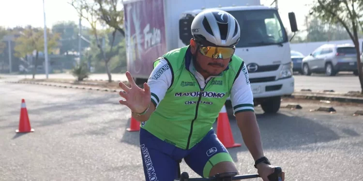 Fotos: Leobardo García Reyes // Salvador Flores seguirá en el ciclismo apoyándolo.