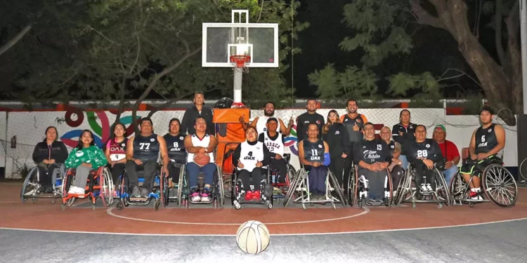 Fotos: Leobardo García Reyes // Basquetbolistas sobre silla de ruedas realizaron un partido de basquetbol.