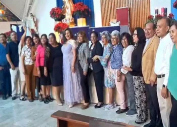 Concepción Sánchez Loyola se reunió con más amistades que acudieron para felicitarla.