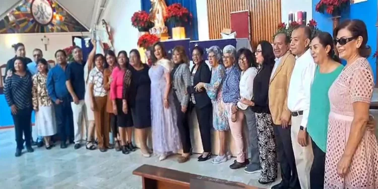 Concepción Sánchez Loyola se reunió con más amistades que acudieron para felicitarla.