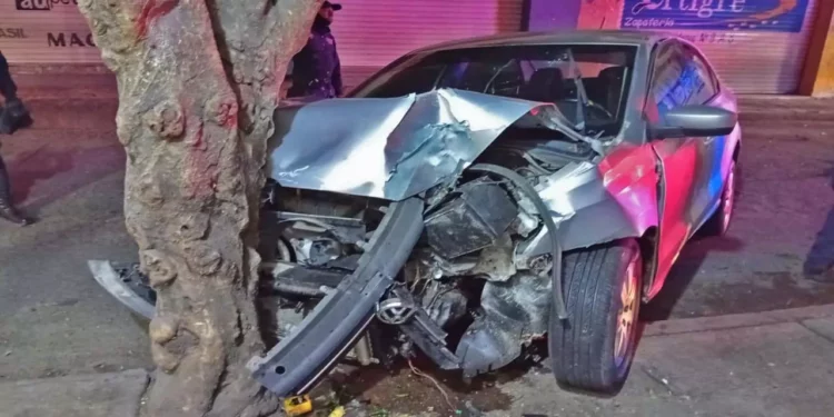 Daños materiales deja accidente en el centro de Huajuapan.