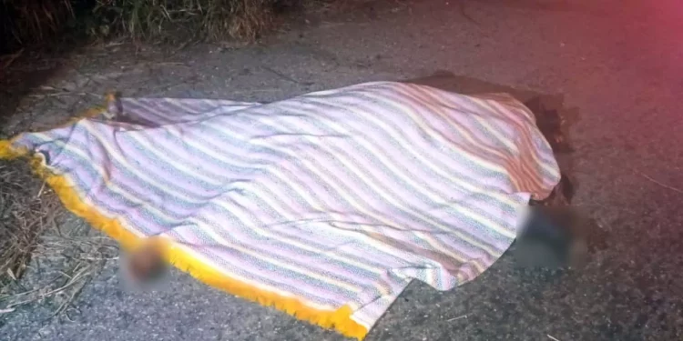 El cuerpo fue localizado sobre la cinta asfáltica, a unos metros del Punto de Rescate Humanitario.