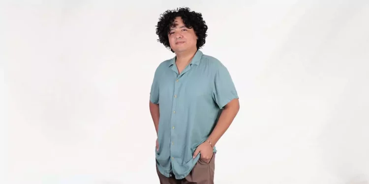 El cantante Obed Fuentes se encuentra en Bahías de Huatulco, disfrutando de su familia.