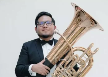 El oaxaqueño mostrará la versatilidad y fuerza expresiva de la tuba con un exigente programa que abarca de Bach a Saint-Saëns.