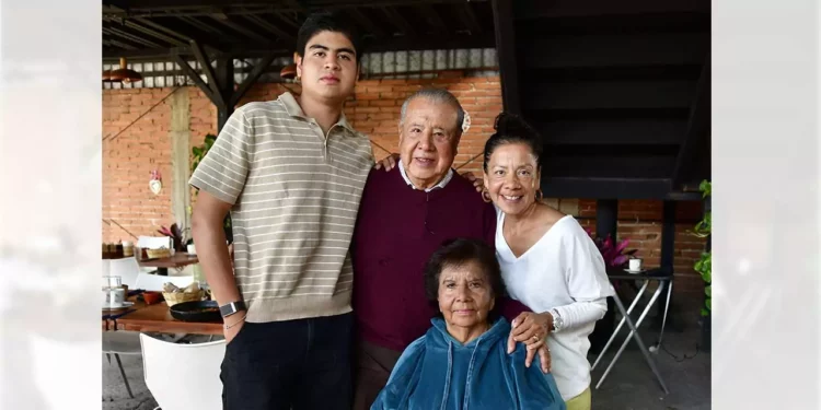 Fotos: Rubén Morales // La familia compartió una grata convivencia en un ambiente navideño.