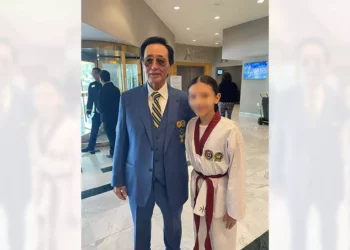 Miranda García acompañada de Dai Woon Moon.
