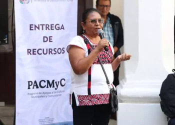 Representantes de proyectos comunitarios seleccionados estuvieron presentes durante la entrega de estímulos.