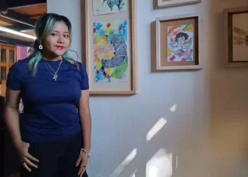 Son aproximadamente 16 obras en las que comparte trabajos en acuarelas, óleos, grabados y dibujos.