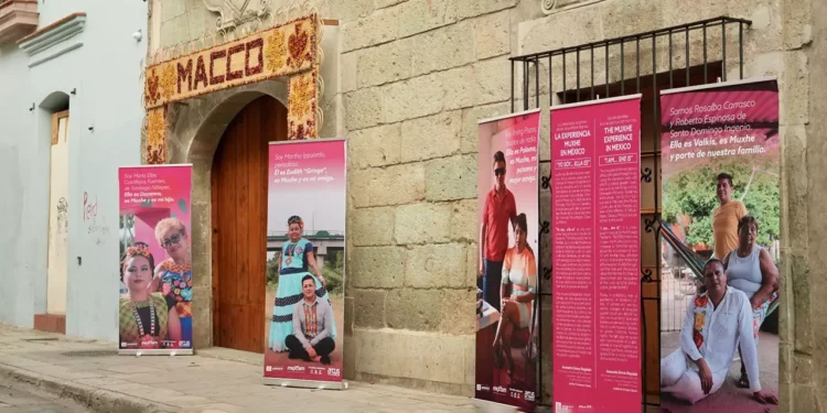 Esta exposición surge para honrar la memoria de Viniza Carrillo Medina.