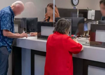 Foto: ilustrativa // Las limitaciones físicas, así como las dificultades en el uso de tecnologías digitales, colocan a las personas adultas mayores en una situación de vulnerabilidad.