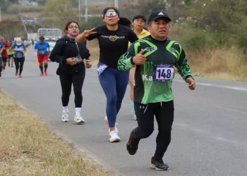Foto: Leobardo García Reyes // Este domingo se realiza la carrera navideña.