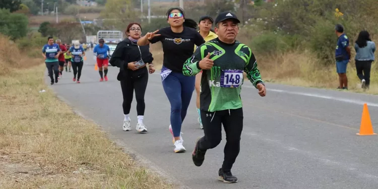 Foto: Leobardo García Reyes // Este domingo se realiza la carrera navideña.