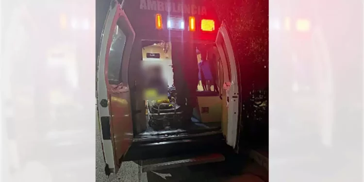 Joven sufre accidente en carretera.