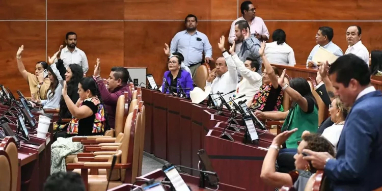 Foto: Congreso de Oaxaca – archivo // El Congreso del Estado aprobó, con 40 votos a favor, los dictámenes de la Comisión Permanente de Hacienda por los que se expiden las Leyes de Ingresos Municipales para el Ejercicio Fiscal 2026.