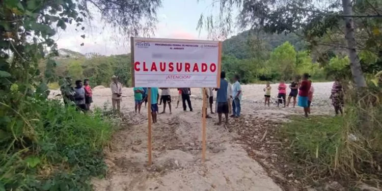 Inmobiliaria carecía de autorización de impacto ambiental; en Colotepec extraían grava y arena del río