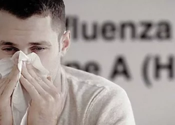 Foto: ilustrativa // Entre los síntomas más frecuentes se encuentra fiebre arriba de 38°C, tos y dolor de cabeza; escurrimiento nasal, enrojecimiento y congestión nasal.