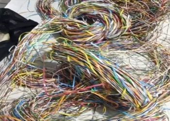 Aseguran a responsables del robo de cables.