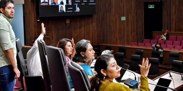 Foto: Congreso de Oaxaca // Así sesionó el Congreso de Oaxaca, a control remoto, a pesar de que el martes era aún día hábil.