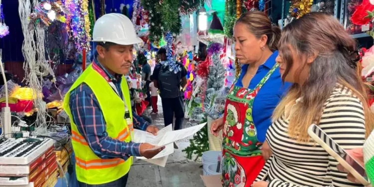 Autoridades supervisaron establecimientos de pirotecnia en Nochixtlán como parte del operativo de seguridad decembrina.