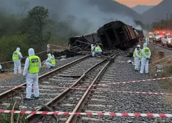 FGR investiga descarrilamiento del Tren Interoceánico: 13 muertos, peritajes en curso y exigencia de certificación externa